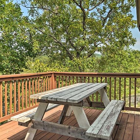 Branson West Cabin With Pool Access And Golfing Kültér fotó