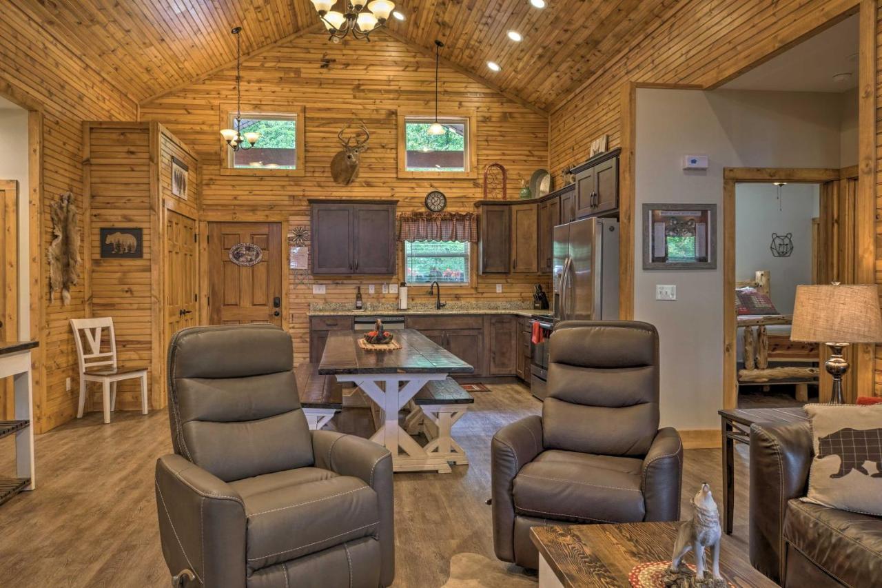 Branson West Cabin With Pool Access And Golfing Kültér fotó