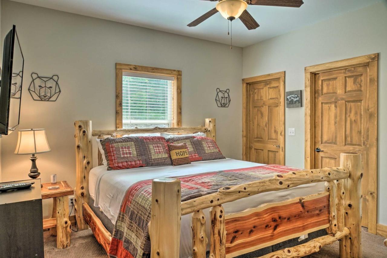 Branson West Cabin With Pool Access And Golfing Kültér fotó