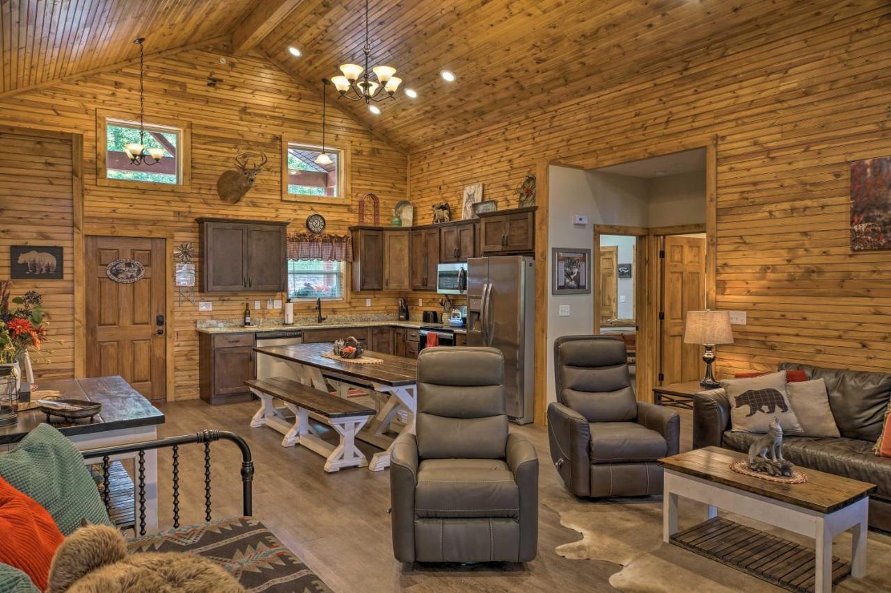 Branson West Cabin With Pool Access And Golfing Kültér fotó