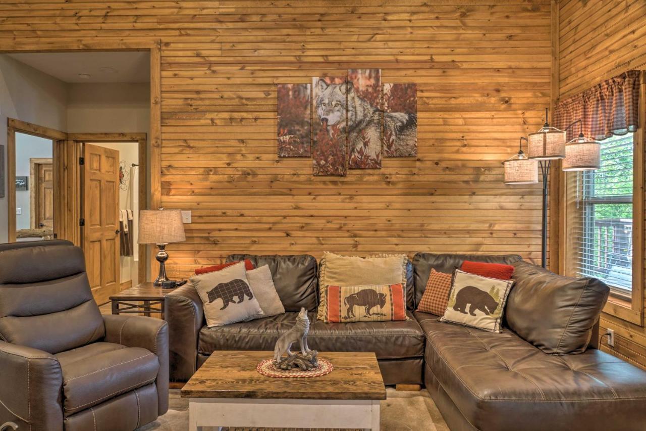 Branson West Cabin With Pool Access And Golfing Kültér fotó