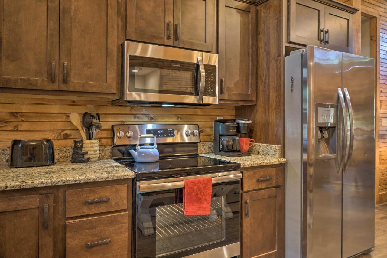Branson West Cabin With Pool Access And Golfing Kültér fotó