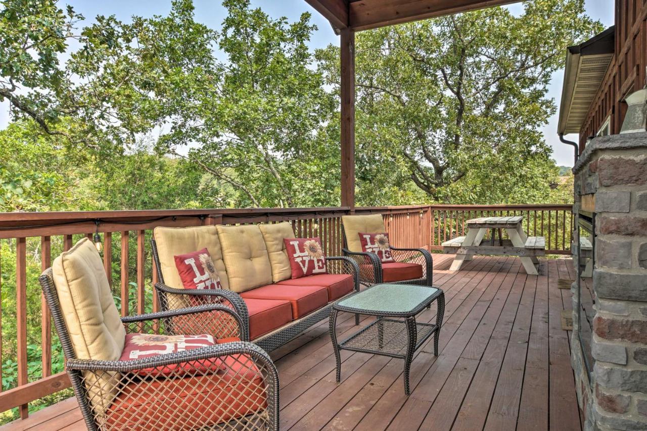 Branson West Cabin With Pool Access And Golfing Kültér fotó